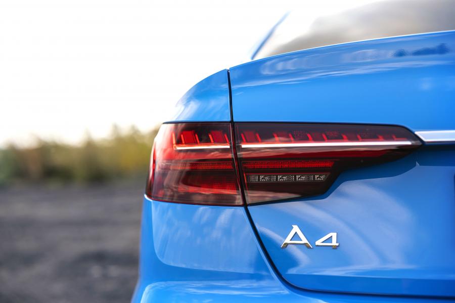 Детали экстерьера Audi A4 40 TFSI S-Line (B9) 2019 года  (UK) (фото 15 из 31)